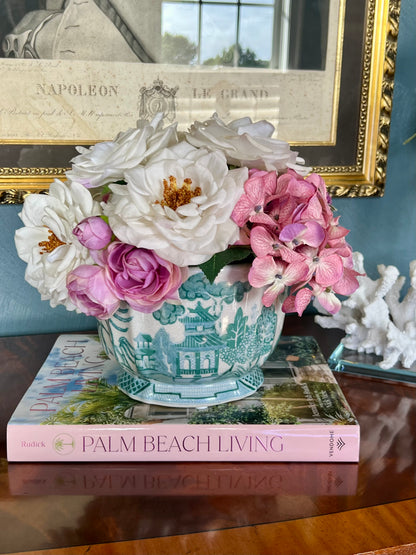 Turquoise chinoiserie cachepot with scalloped rim and pagoda landscape design.