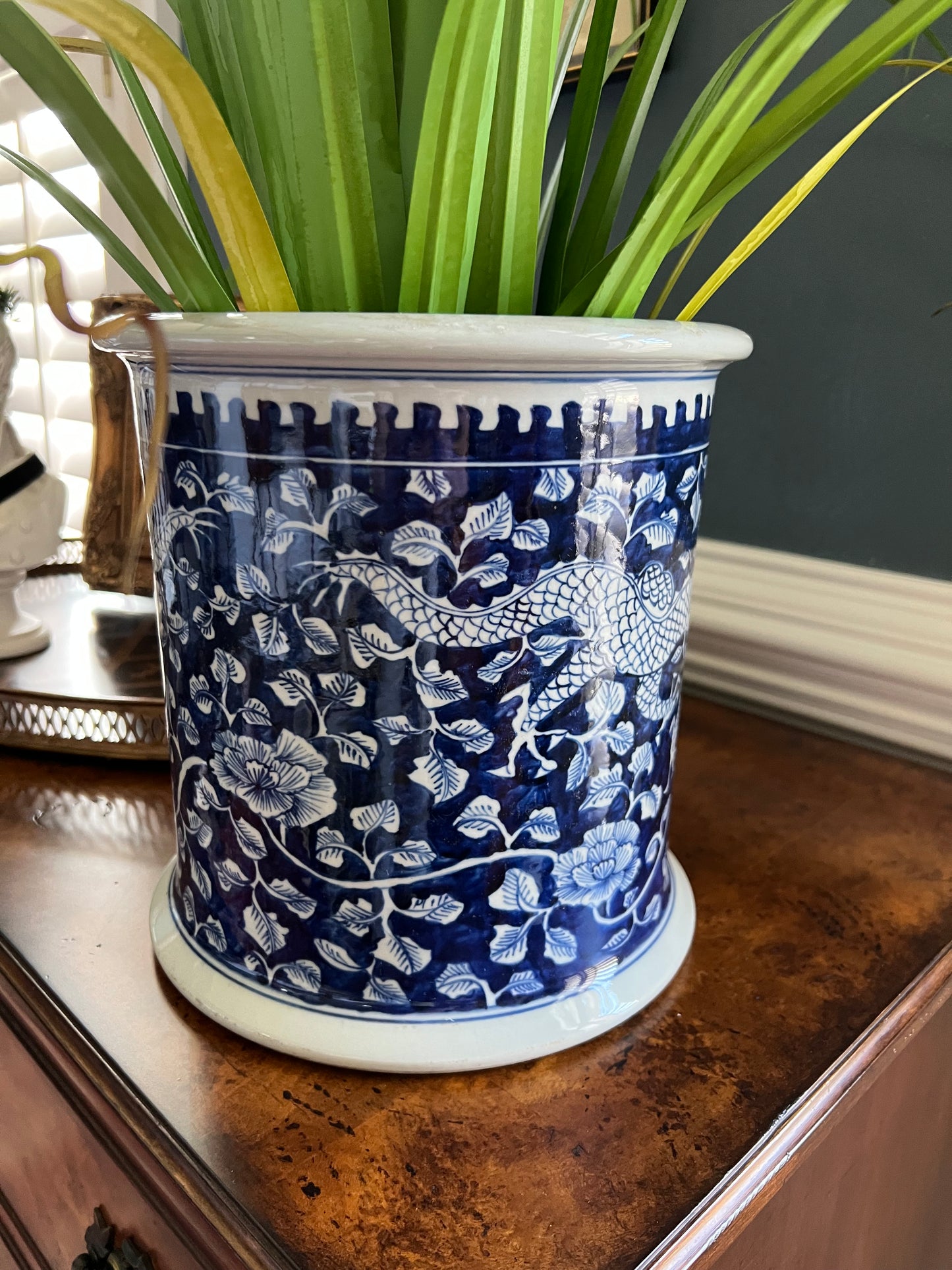 Dynasty Dragon Porcelain Cachepot