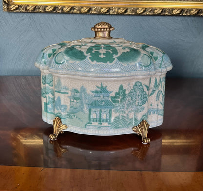 Turquoise Pagoda Willow Chinoiserie Porcelain Lidded Box with Ormolu Feet