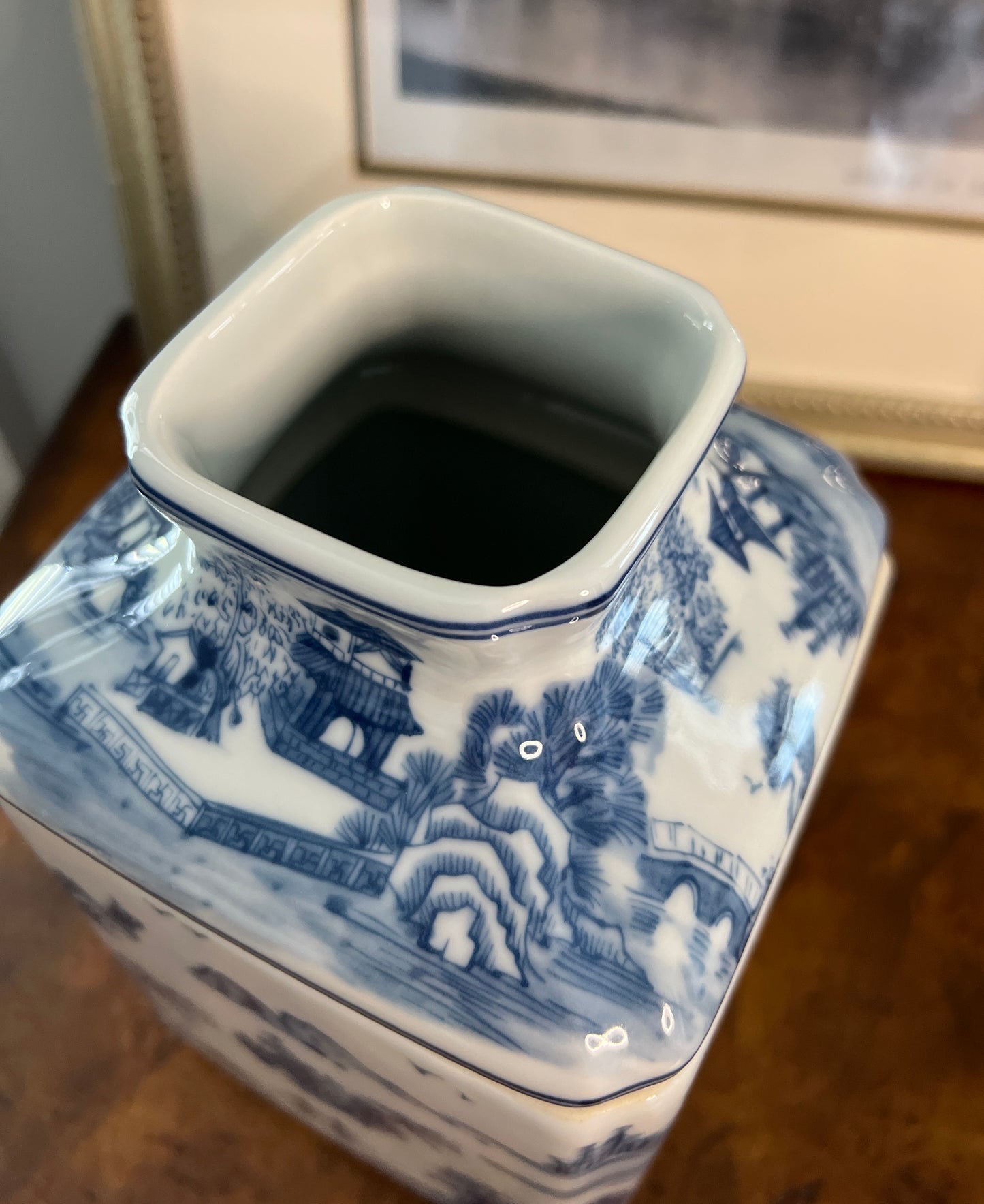 Chinoiserie Blue Pagoda Daydream – Porcelain Tissue Box Cover