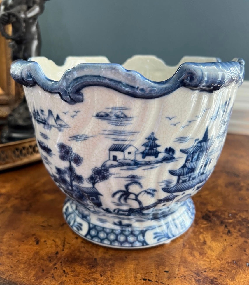 Blue Pagoda Willow Scalloped Planter
