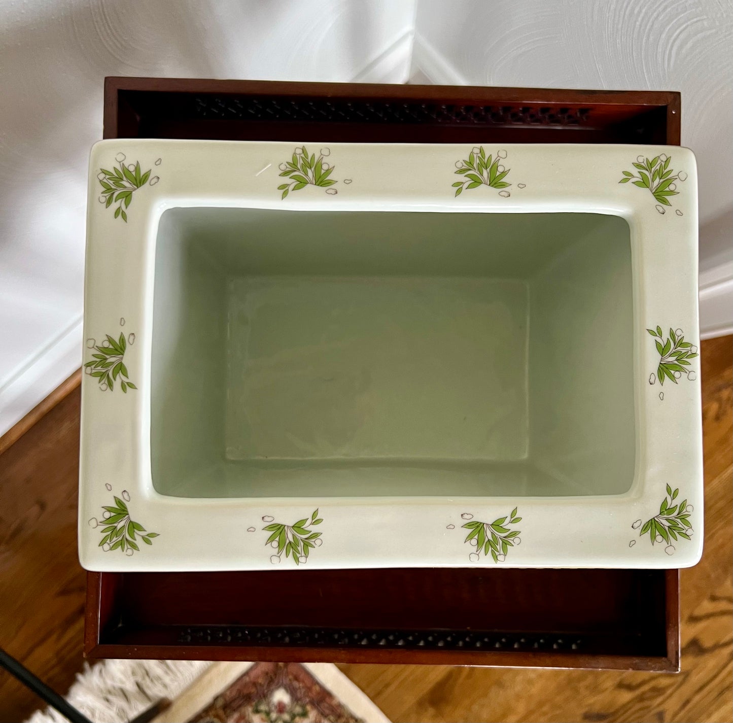 Chinois Stampede Cachepot