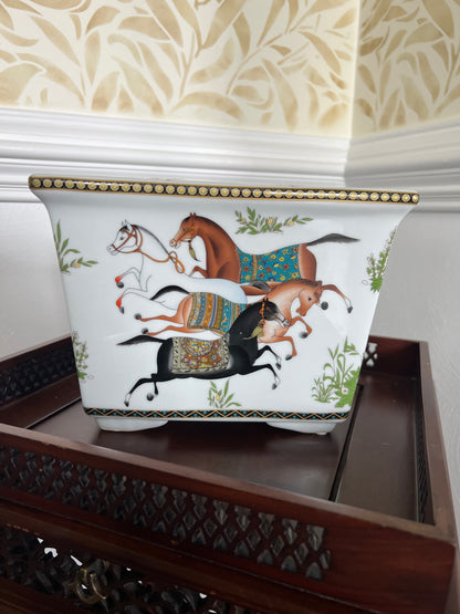 Chinois Stampede Cachepot